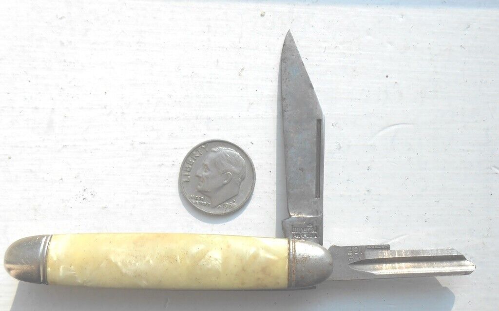 715d - Vintage Imperial Prov. RI USA 1 Blade Pocket Knife w/Service Key