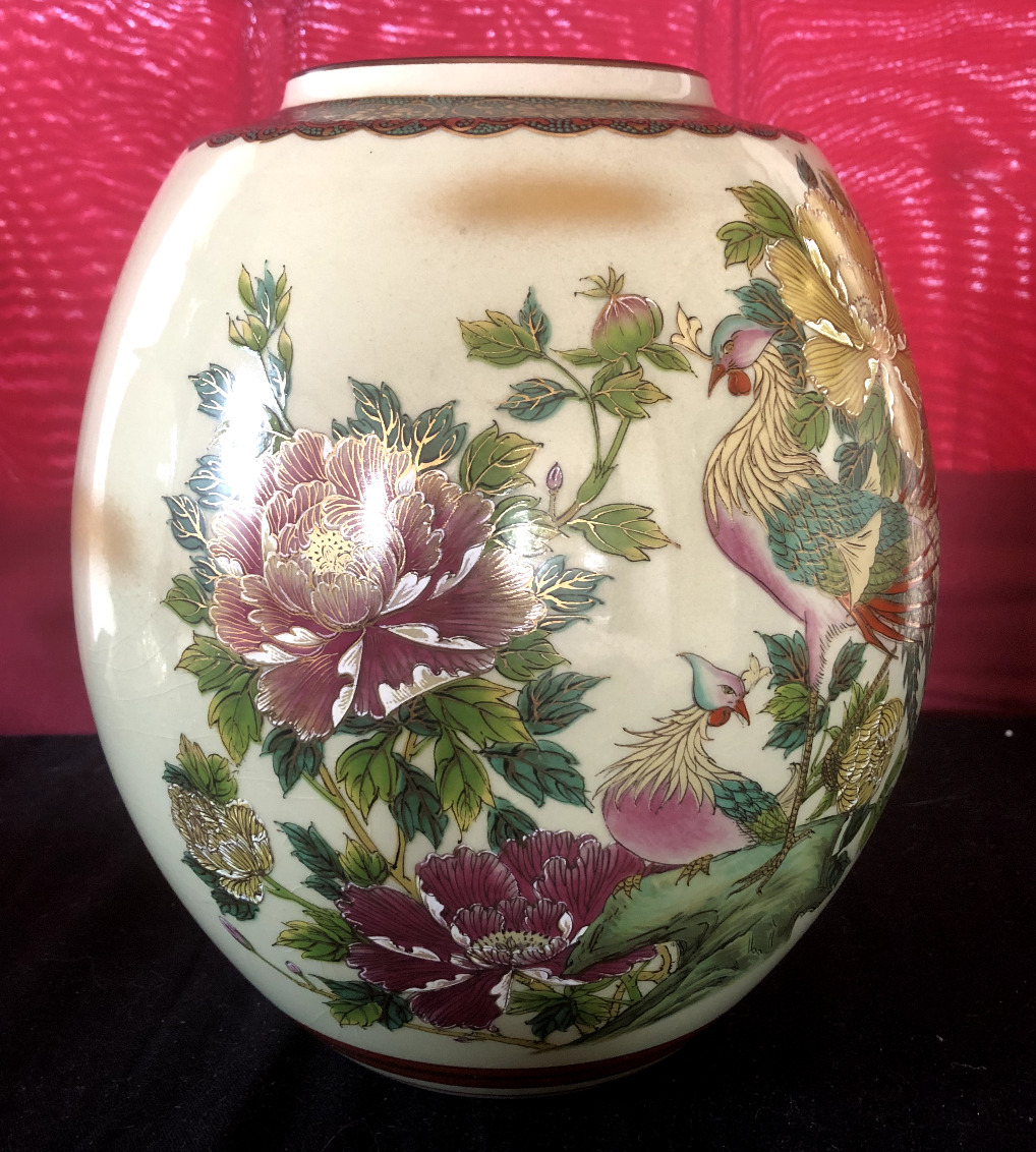 Japanese Porcelain Kutani-ware Vase Celadon Color Bird of Paradise design