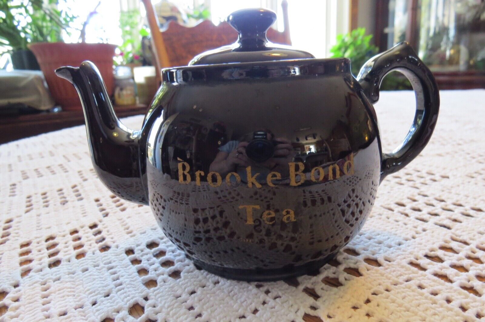 Old/ Vintage Brooke Bond Tea - Ceramic Single Serving Tea Pot
