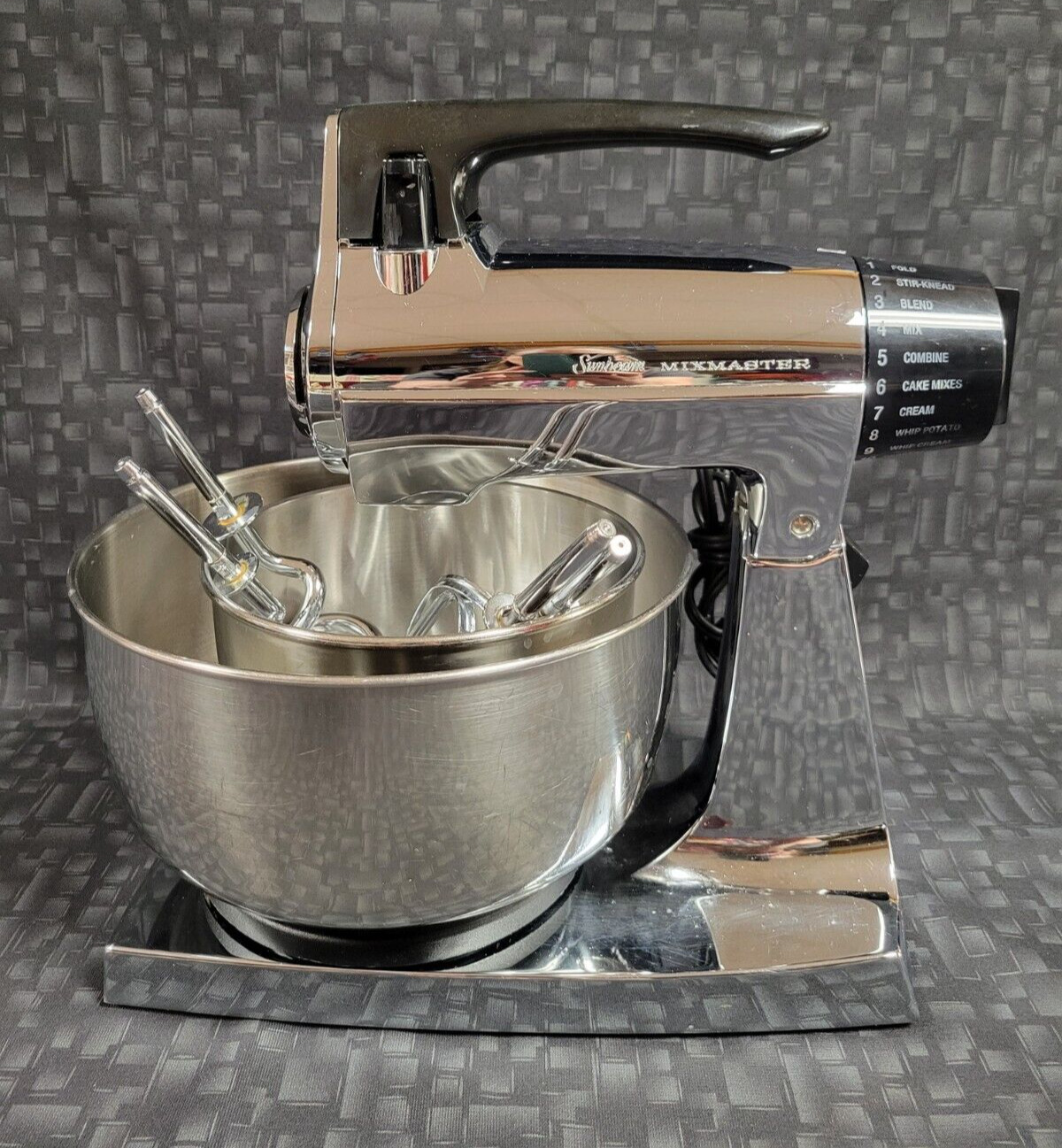 Vintage Chrome Sunbeam Mixmaster Model 1-44BN, Great Working Condition