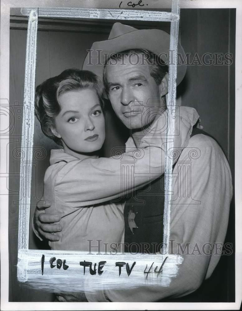 1958 Press Photo Actors Betsy Moreland & Robert Ryan star on \