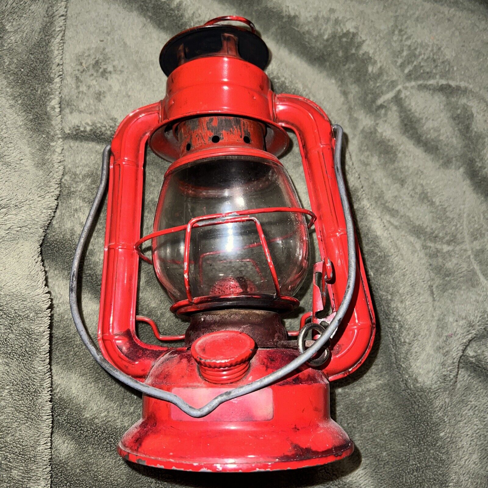 Dietz VINTAGE Chalwyn Tropic Red Lantern Made in England - WORKS