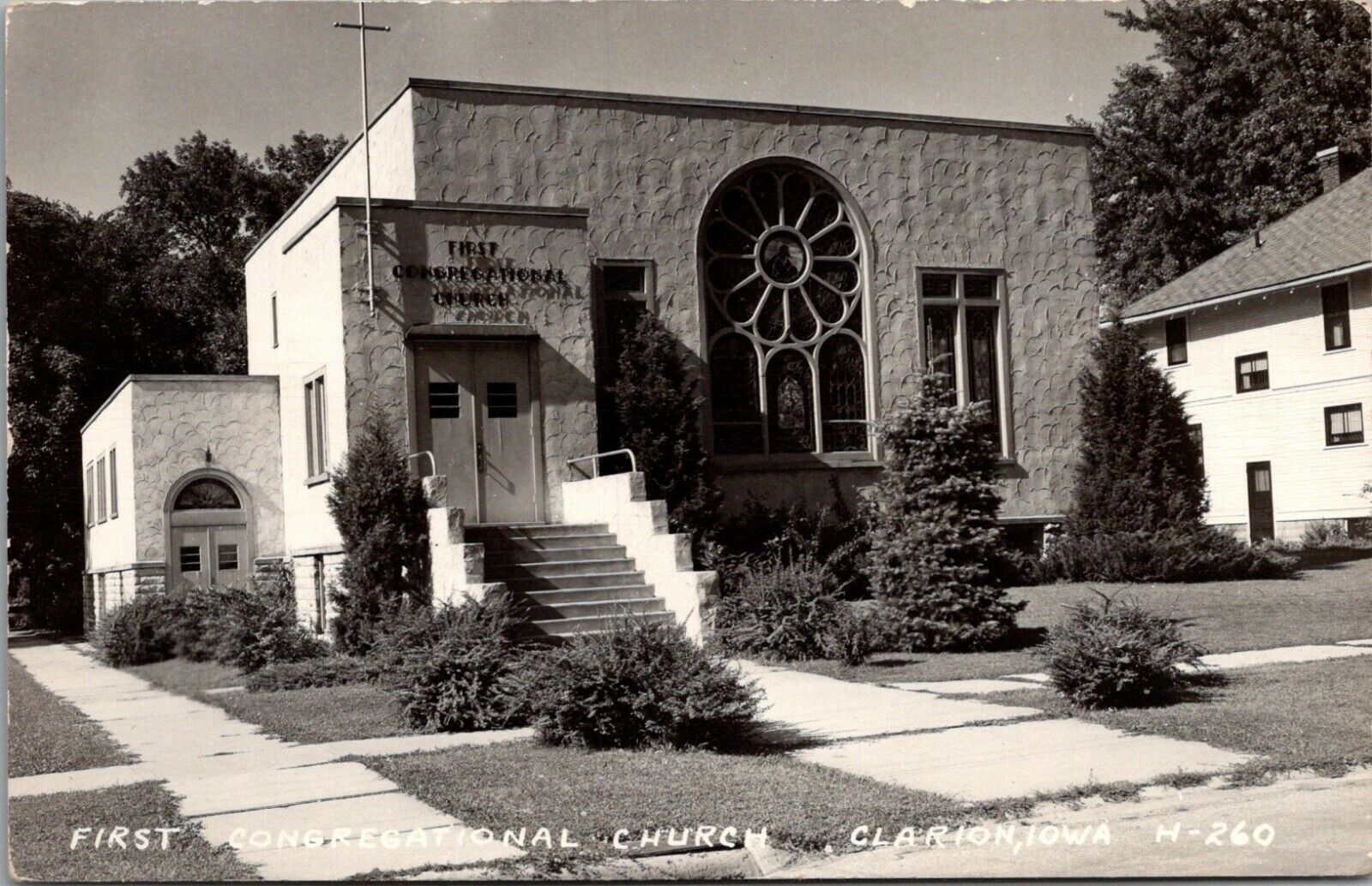 Clarion Iowa~First Congregational Church~Sunflower Window~House Next~1940s RPPC
