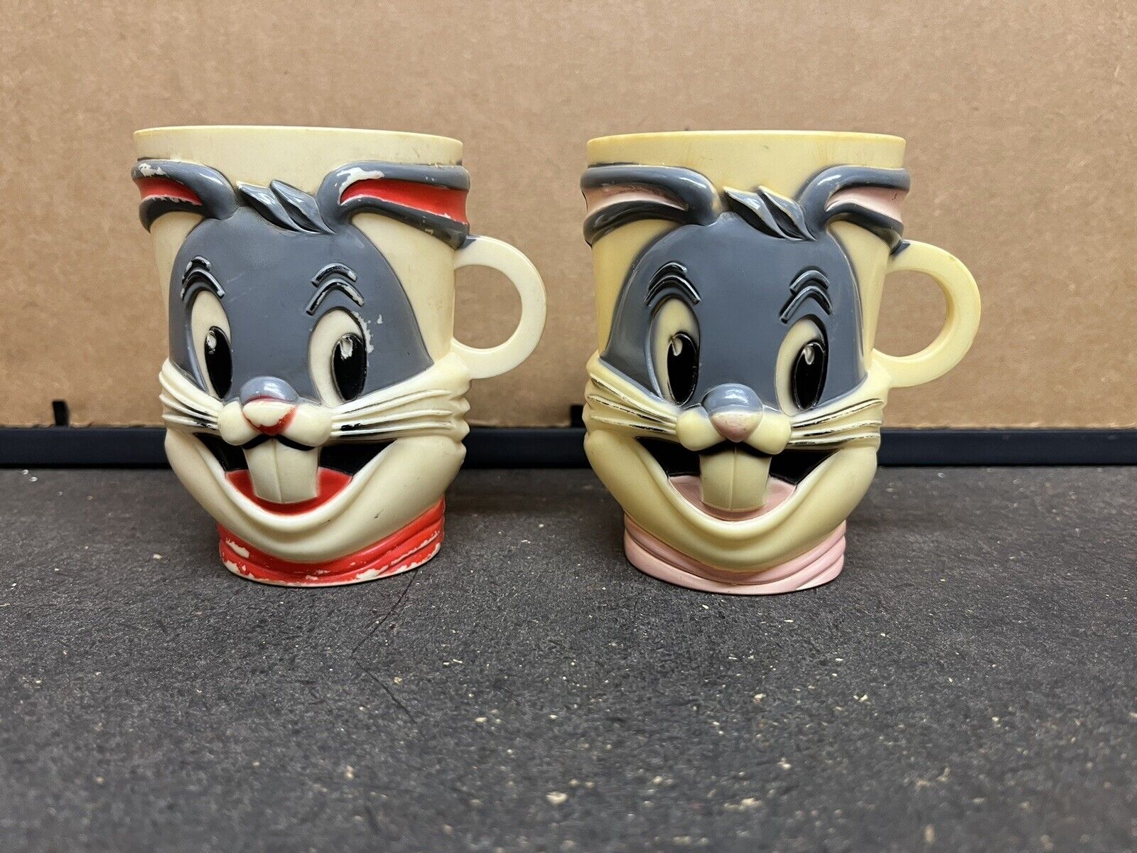 2 Vintage Bugs Bunny Cups