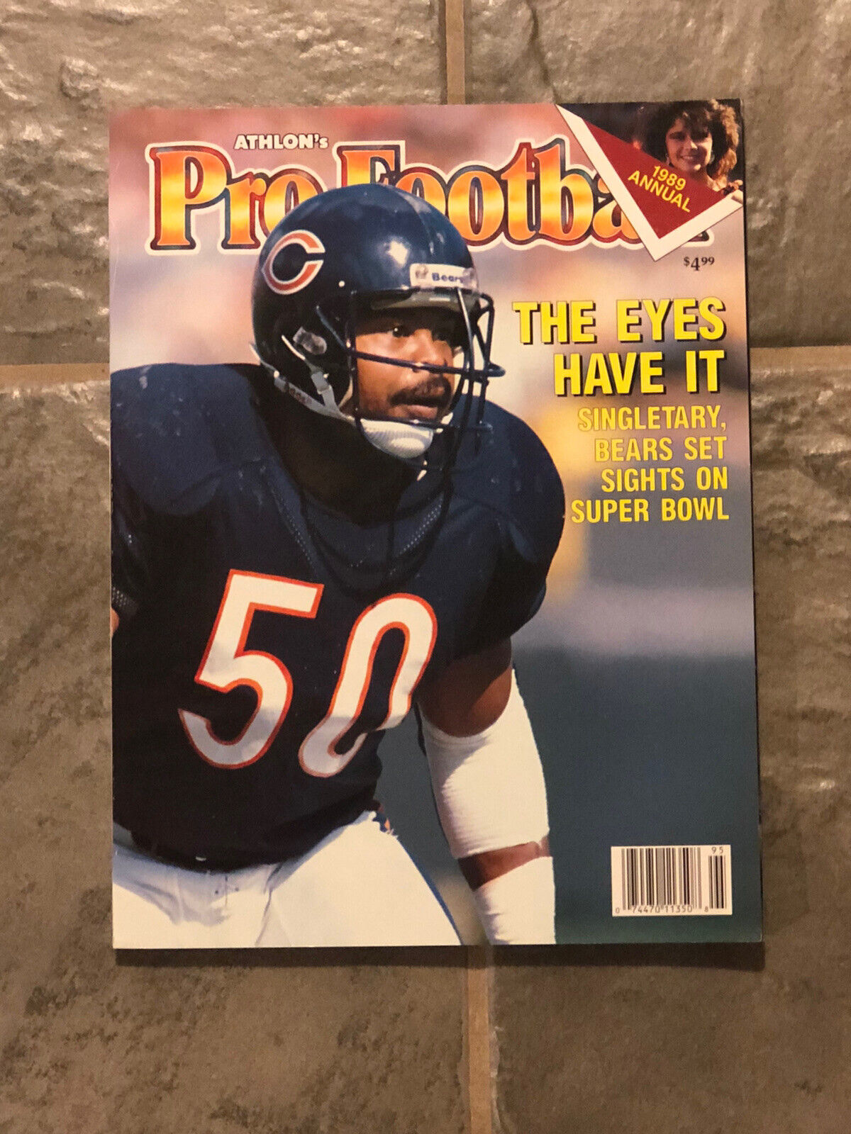 1989 Athlon’s Pro Football Magazine.  Mike Singletary, Chicago Bears