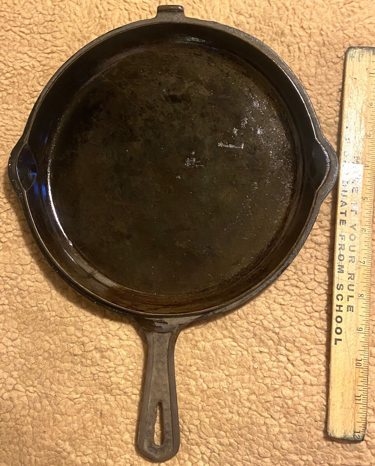 Vintage Cast Iron Frying Pan 1\