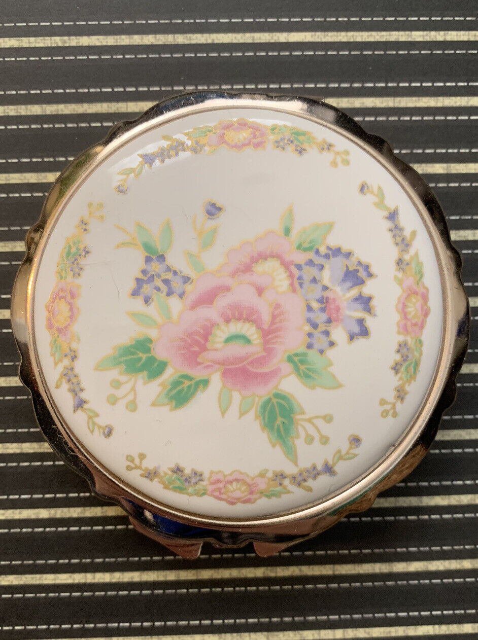 Vintage Eisho Gold Metal and White Floral Compact 