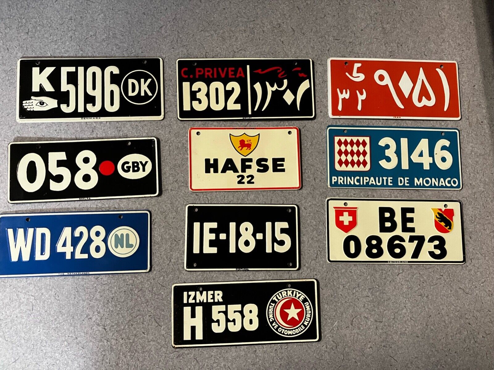 Vintage  Wheaties Cereal Metal 10 LICENSE PLATES 1953 Foreign SET OLD WORLD  B