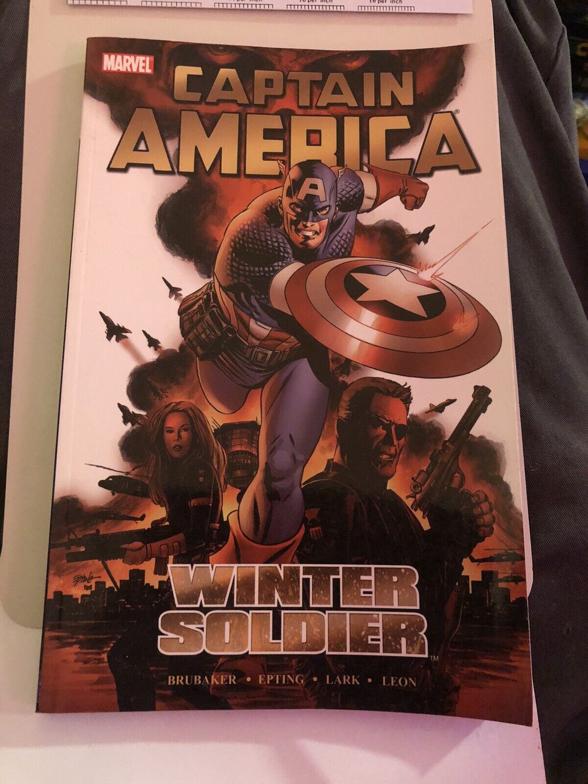 Captain America #1 (Marvel Comics January 2005)