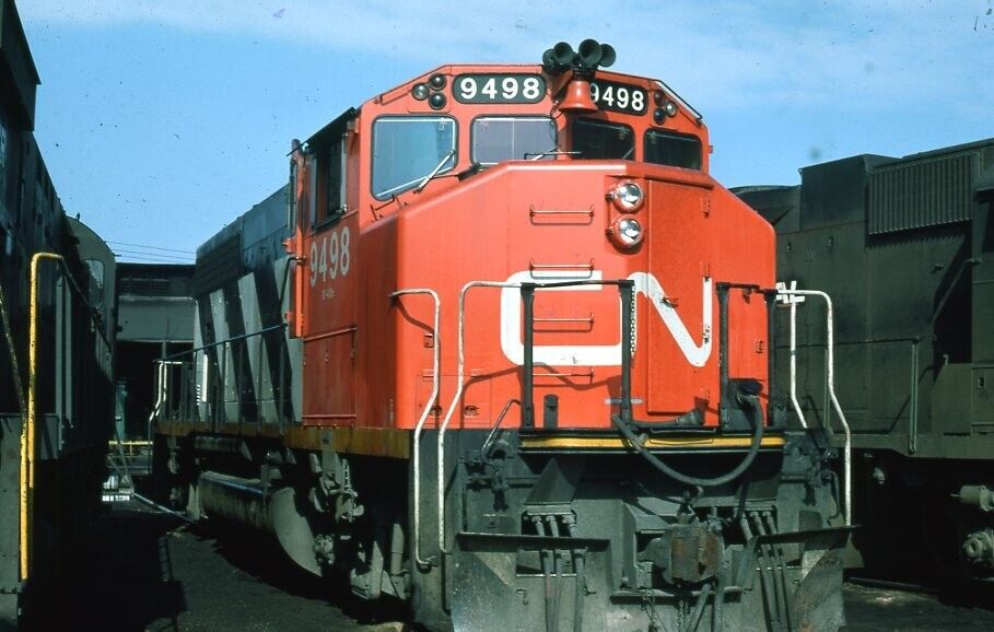 CN canadian national   GP-40-w 9498 conway,pa original  slide