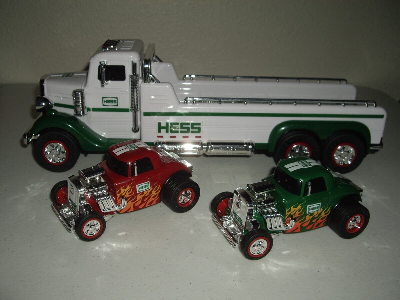 T1 EUC 2022 Hess Flatbed Toy Truck with 2 Hot Rods Lights & Sounds