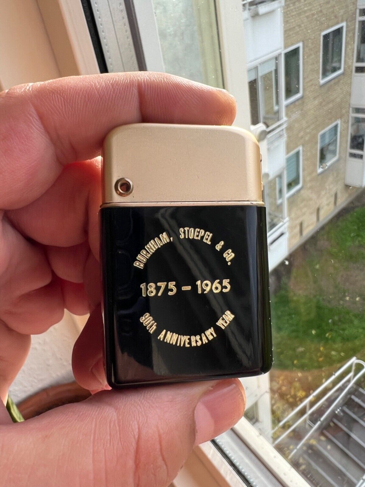 Vintage Dur-O-Lite Flip-Top Lighter With Box. NEAR MINT UNUSED. RARE