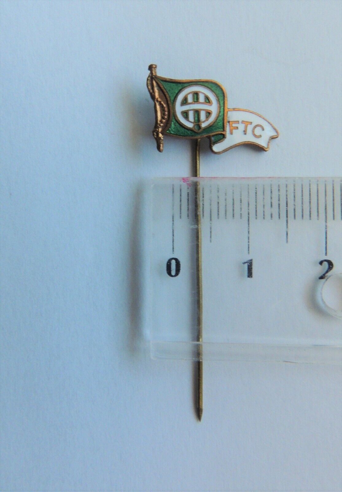 Ferencvárosi Ferencvaros FTC flag crest badge enamel stick pin anstecknadel