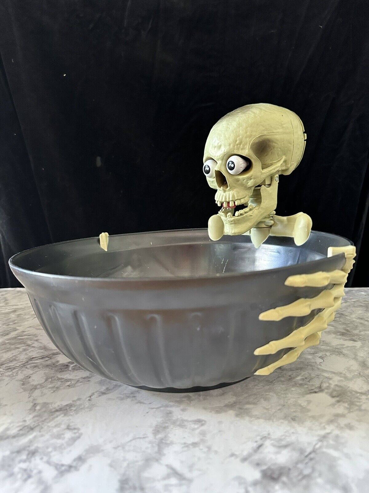 Anim. Talking Skull Skeleton Halloween Candy Bowl Motion Activated Gemmy in box