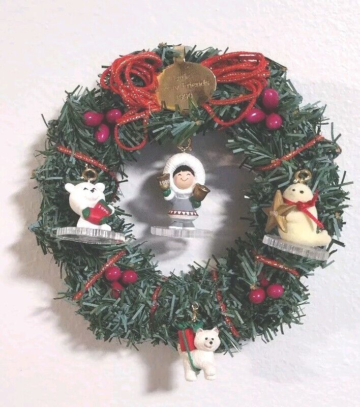  1990 Hallmark Keepsake Ornament Frosty Friends Memory Wreath With 4 Ornaments