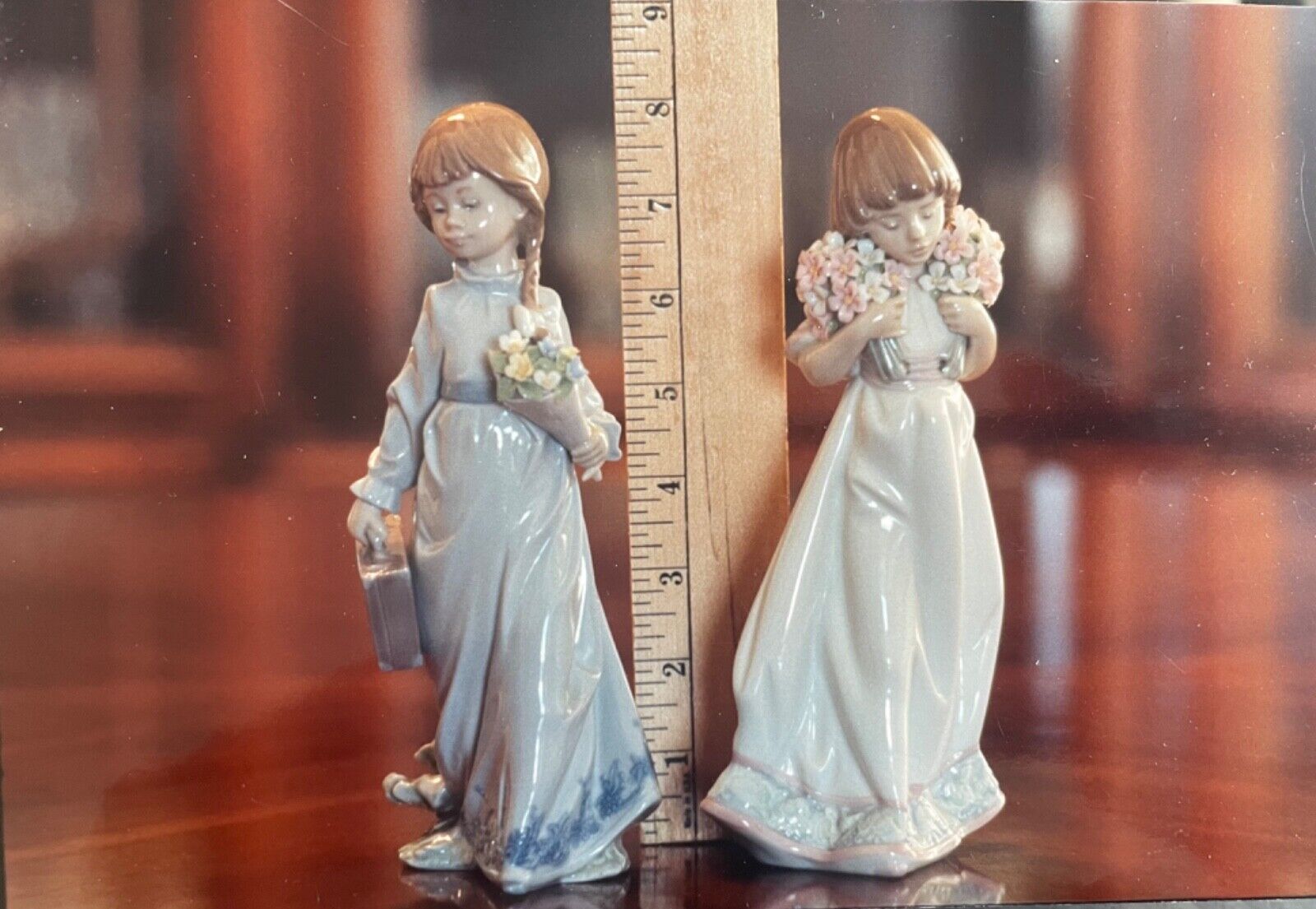 LLADRO #7604 SCHOOL DAYS GIRL WITH FLOWERS & CASE 1988 Lladro Collectors Society