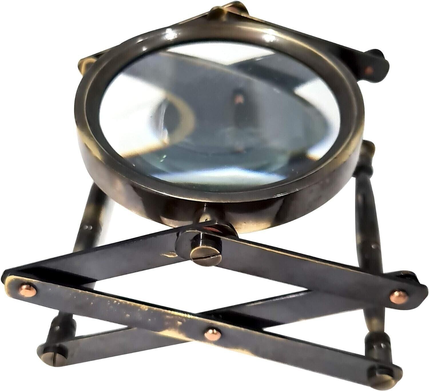 This antique brass magnifying glass is a unique and exquisite desktop collectib