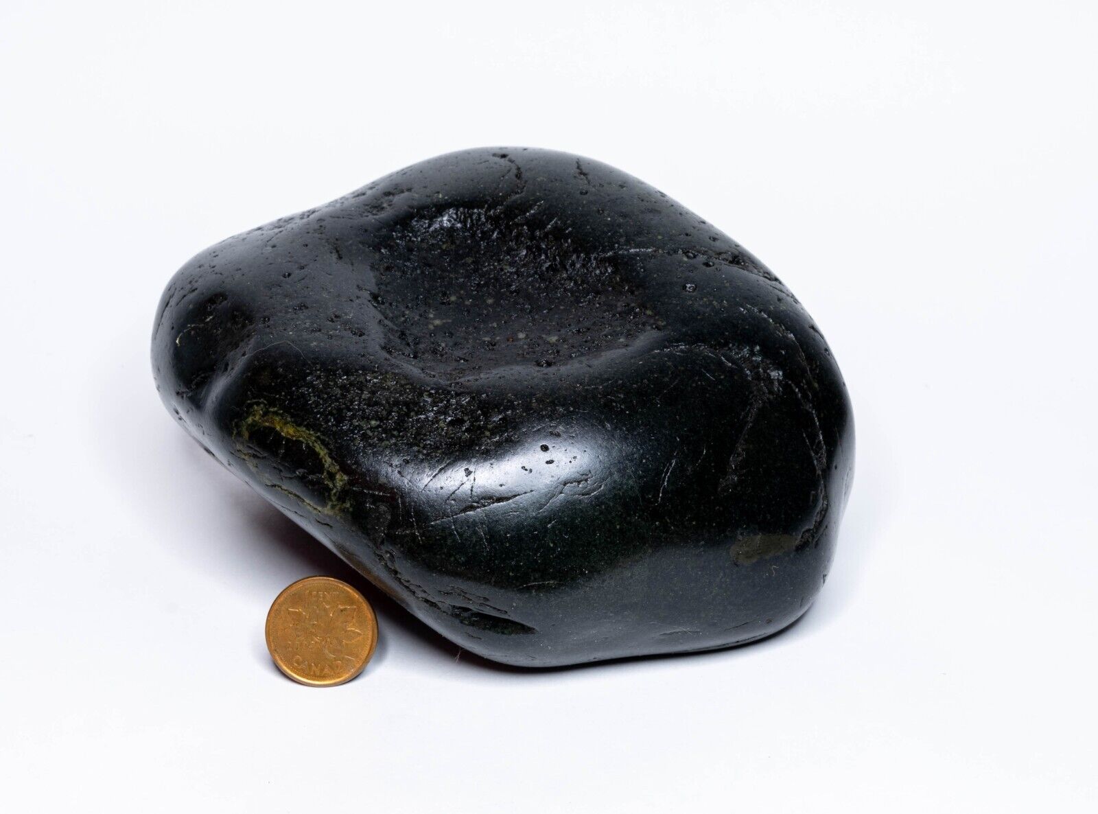 1315 Grams Washington / Canadian Black   NEPHRITE JADE River Suiseki Stone