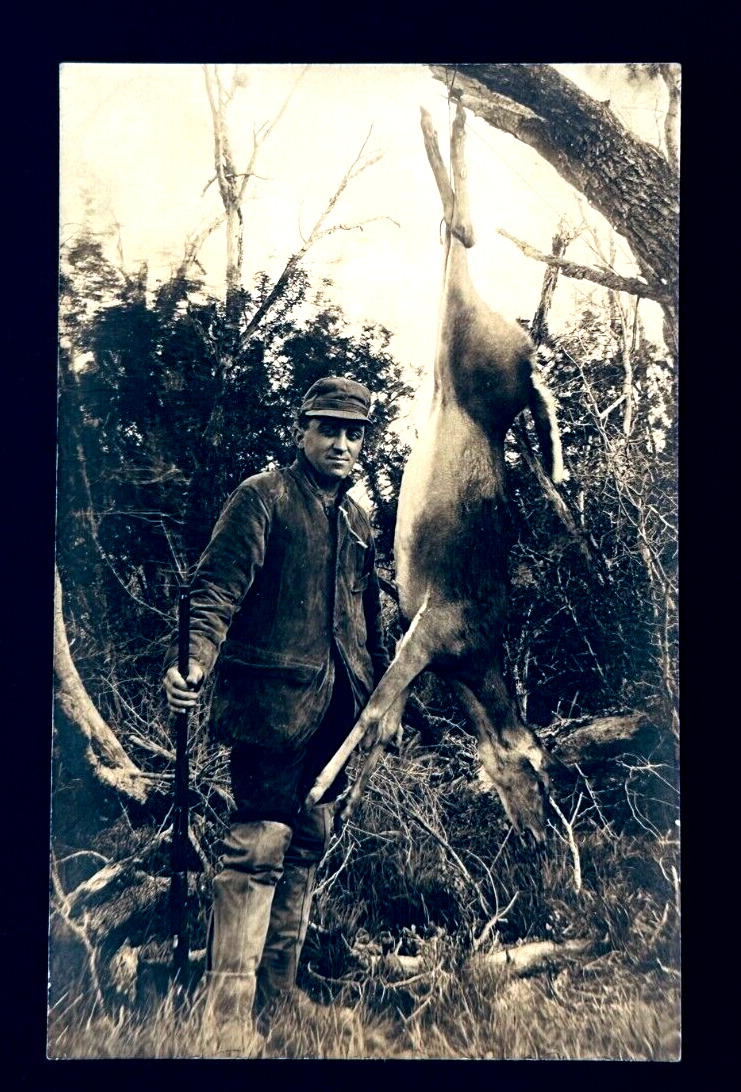 c.1901-07 RPPC Photograph Postcard - Man with Rifle and Deer Kill Hunting