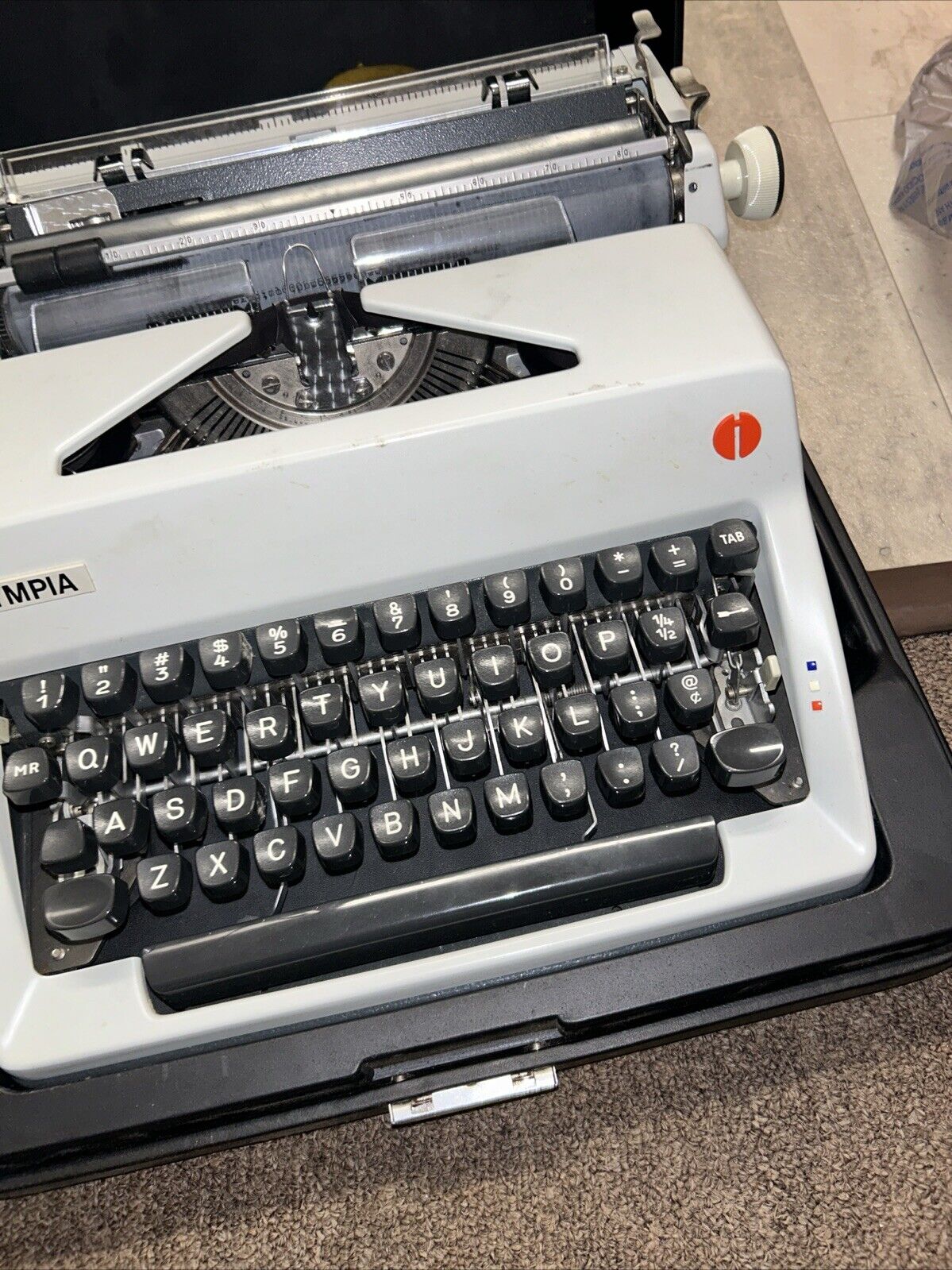 VTG  Olympia Werke AG Wilhelmshaven Manual Typewriter - Western Germany