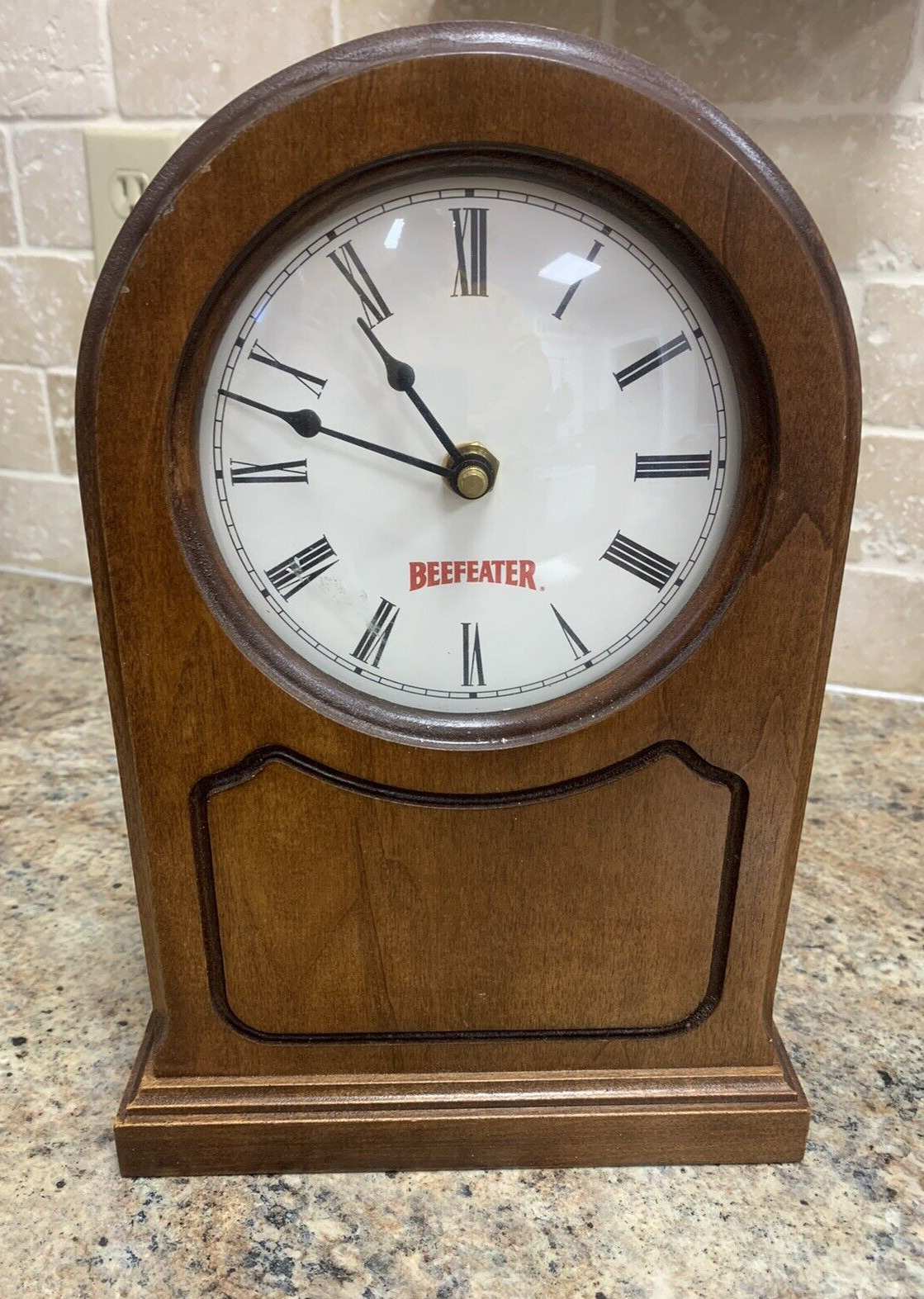 Vintage Beefeater Gin Advertising Wooden W/ Glass Face Mantle Bare Clock (17E)