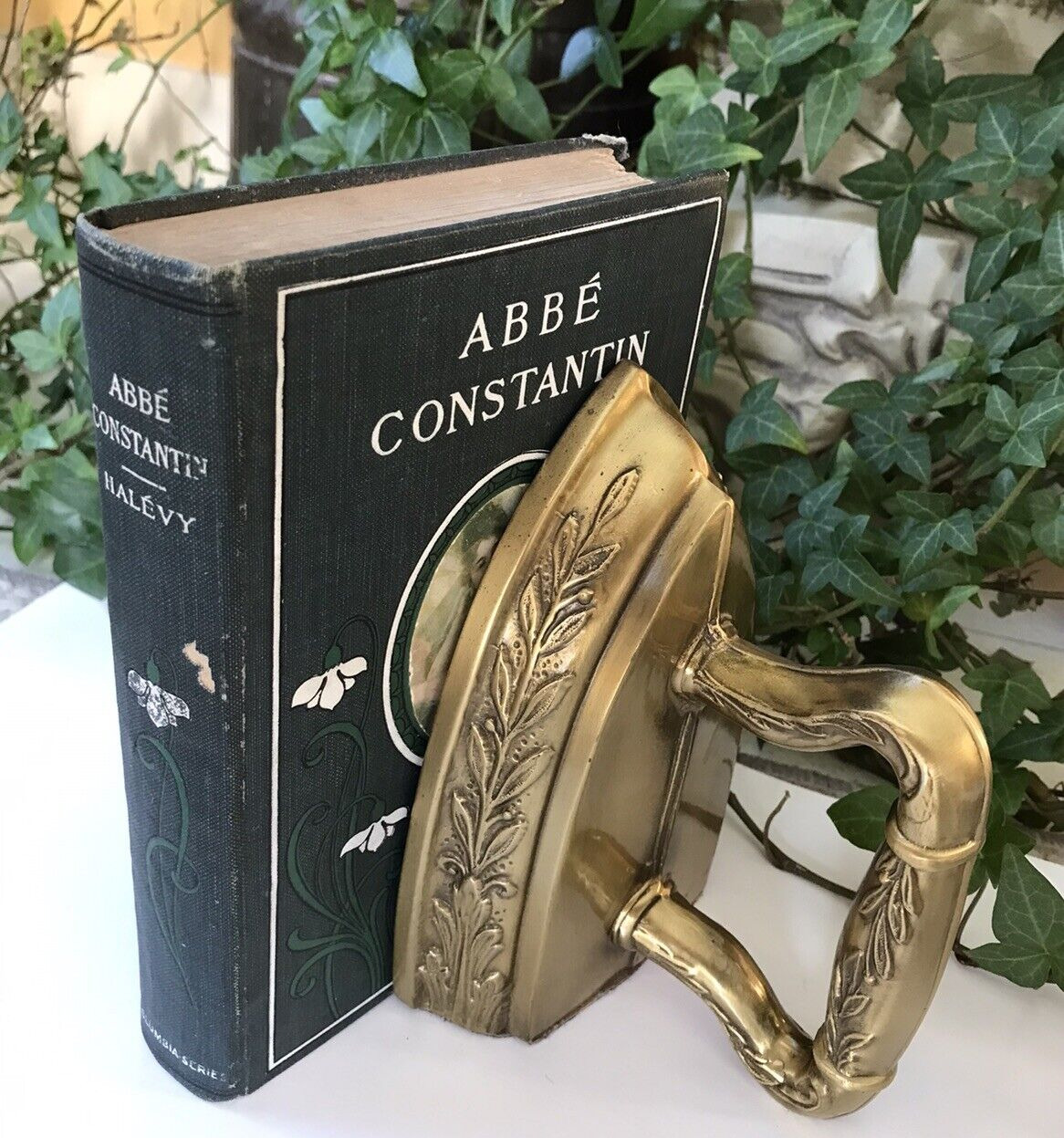 Vtg Antique Brass Ornate Clothes Flat Iron Scroll Book Holder Stand Bookend RARE