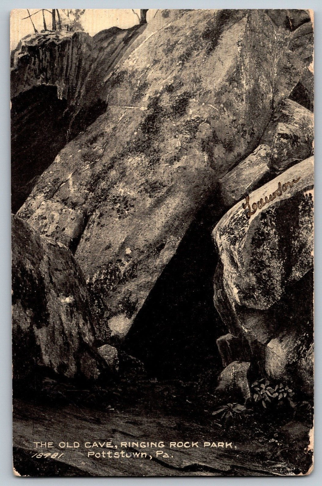 Pottstown, Pennsylvania - The Old Cave - Ringing Rock Park - Vintage Postcard