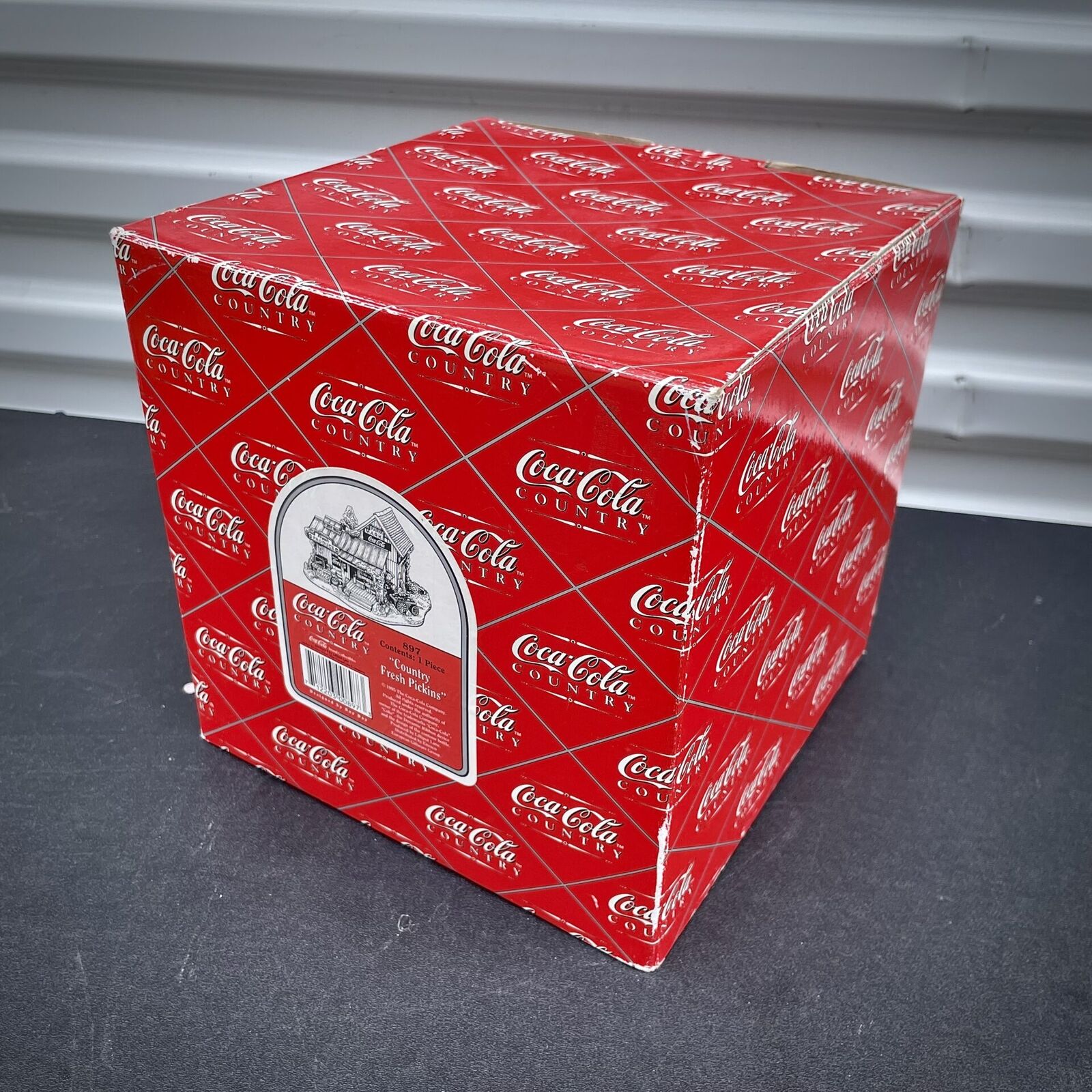 Signed Ray Day Lilliput Lane Coca-cola Country 897 Miniature “Country Fresh P...