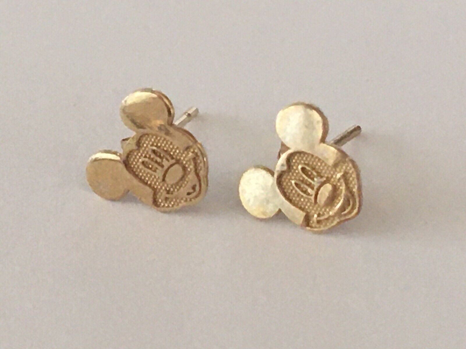 Vintage 10k Yellow Gold .62g Mickey Mouse Head Disney Etched Stud Earrings 