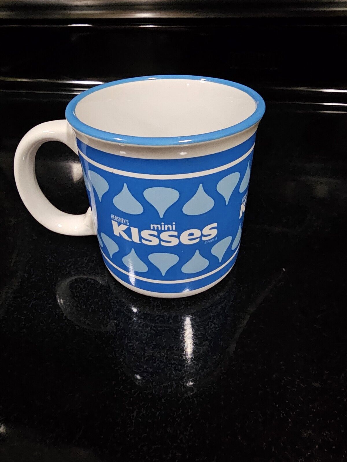 HERSHEY’S Mini Kisses Blue Galerie Mug Cup Hot Chocolate Coffee Tea Collectible