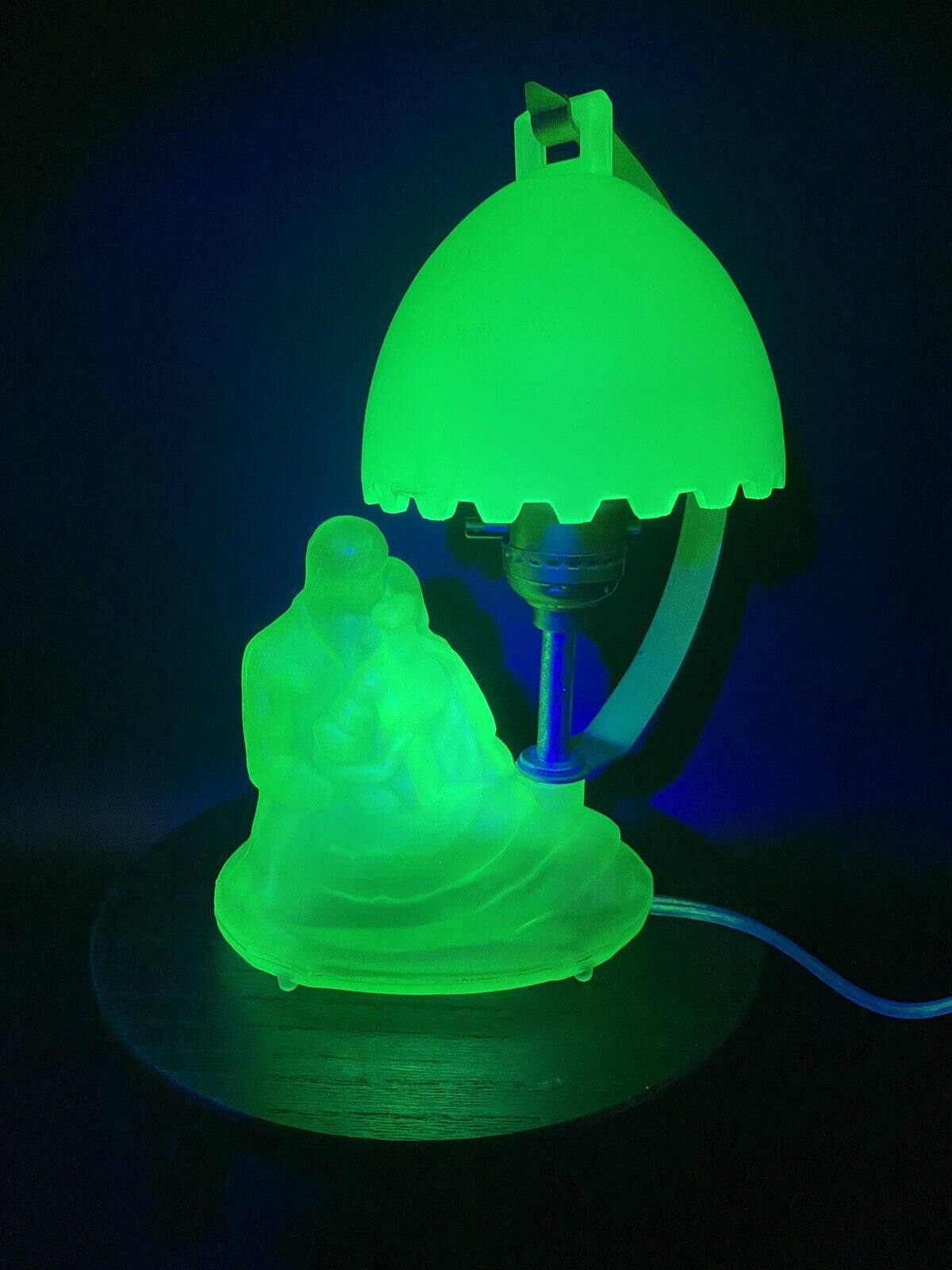 Houze Art Deco Green Uranium Glass Lamp With Ug Shade