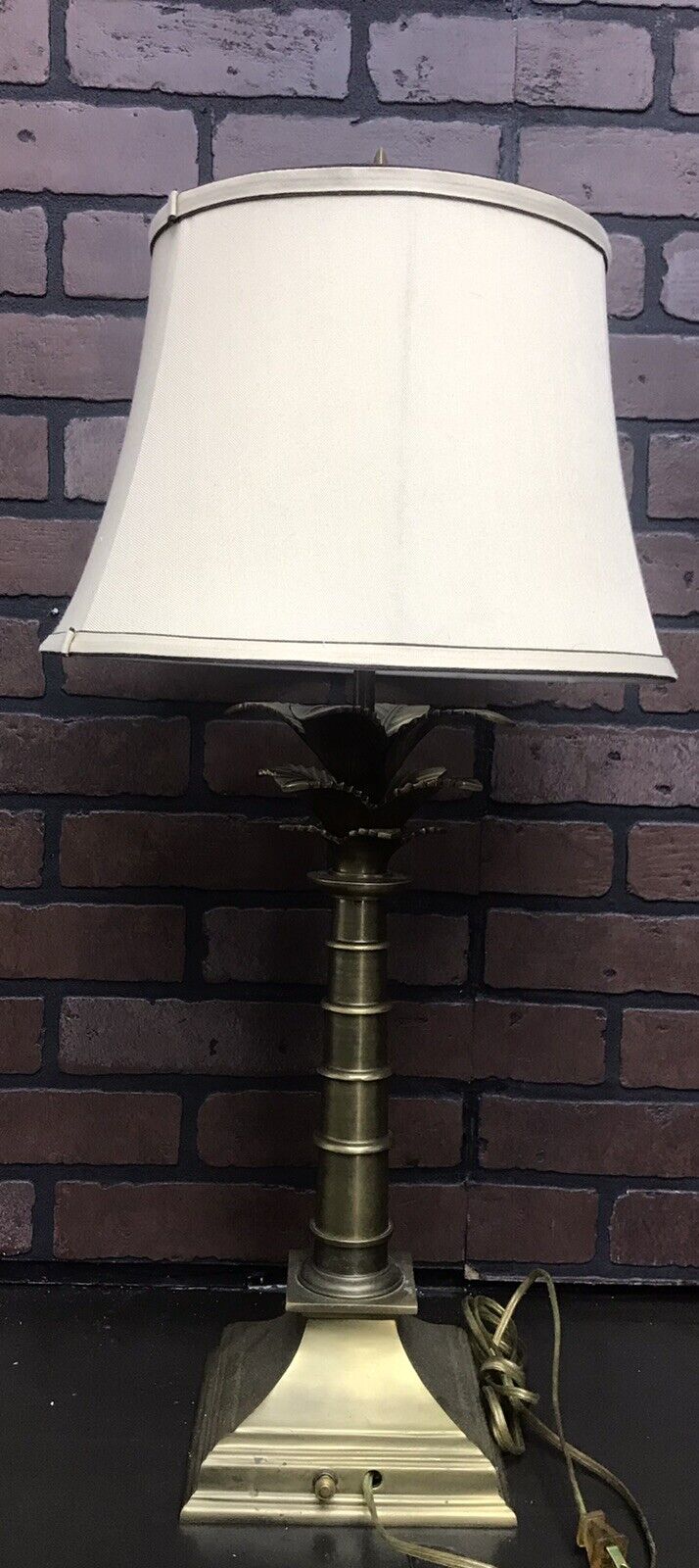 VINTAGE 1960-1970s BRASS PALM TREE TABLE LAMP.WORKING.