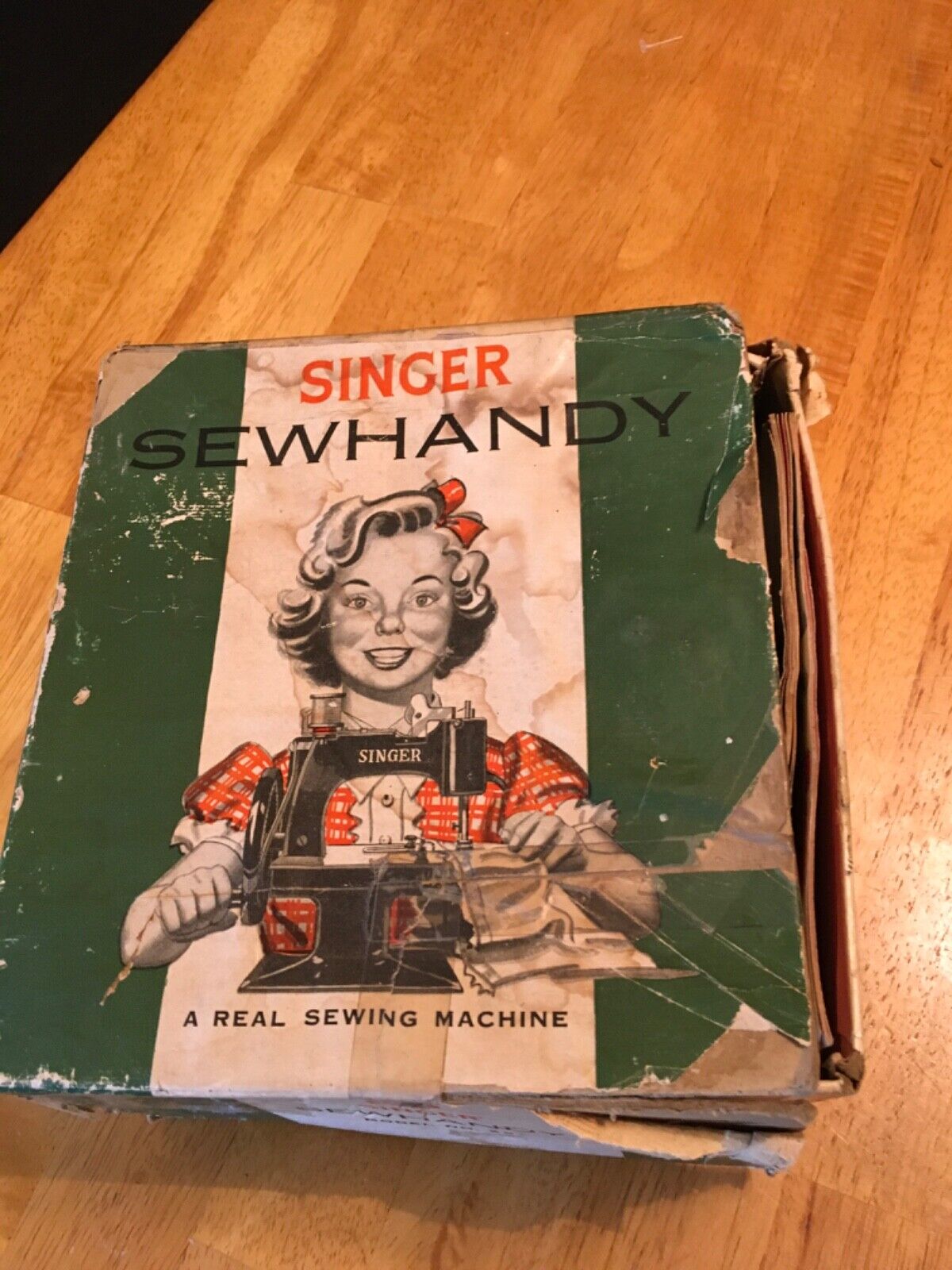 Vintage Singer Model 20 Sewhandy Child's Toy Hand Crank Sewing Machine