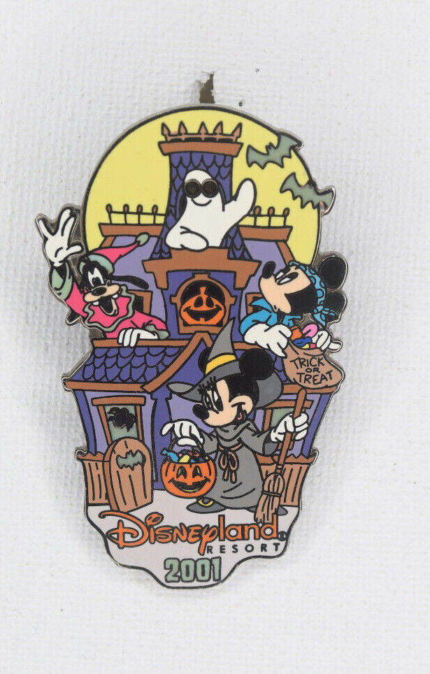 Disney 2001 DLR Halloween Mickey, Minnie & Goofy Glow In The Dark Pin#7410