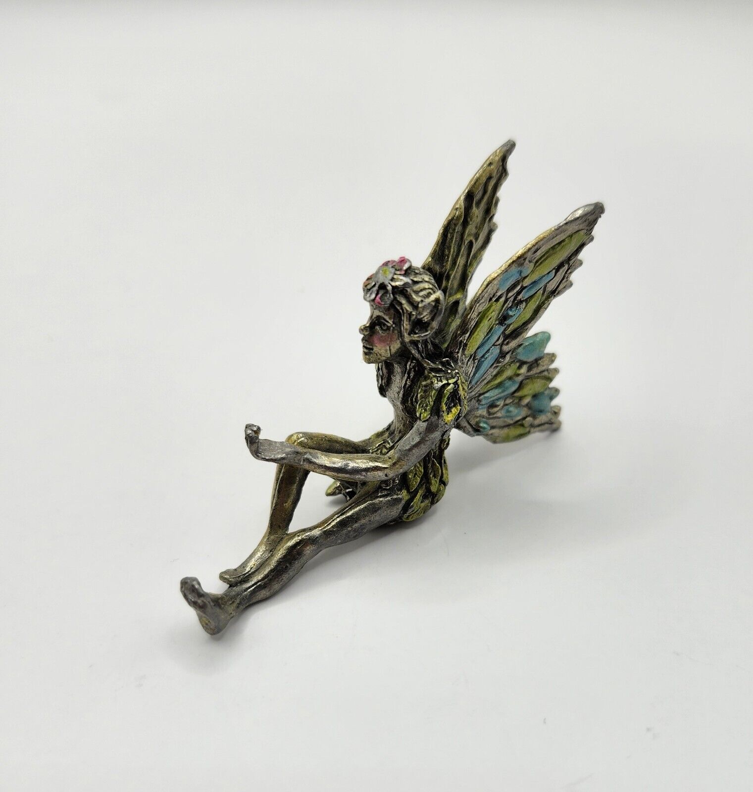 Pewter Angel Fairy Sitting with Open Hand 2in