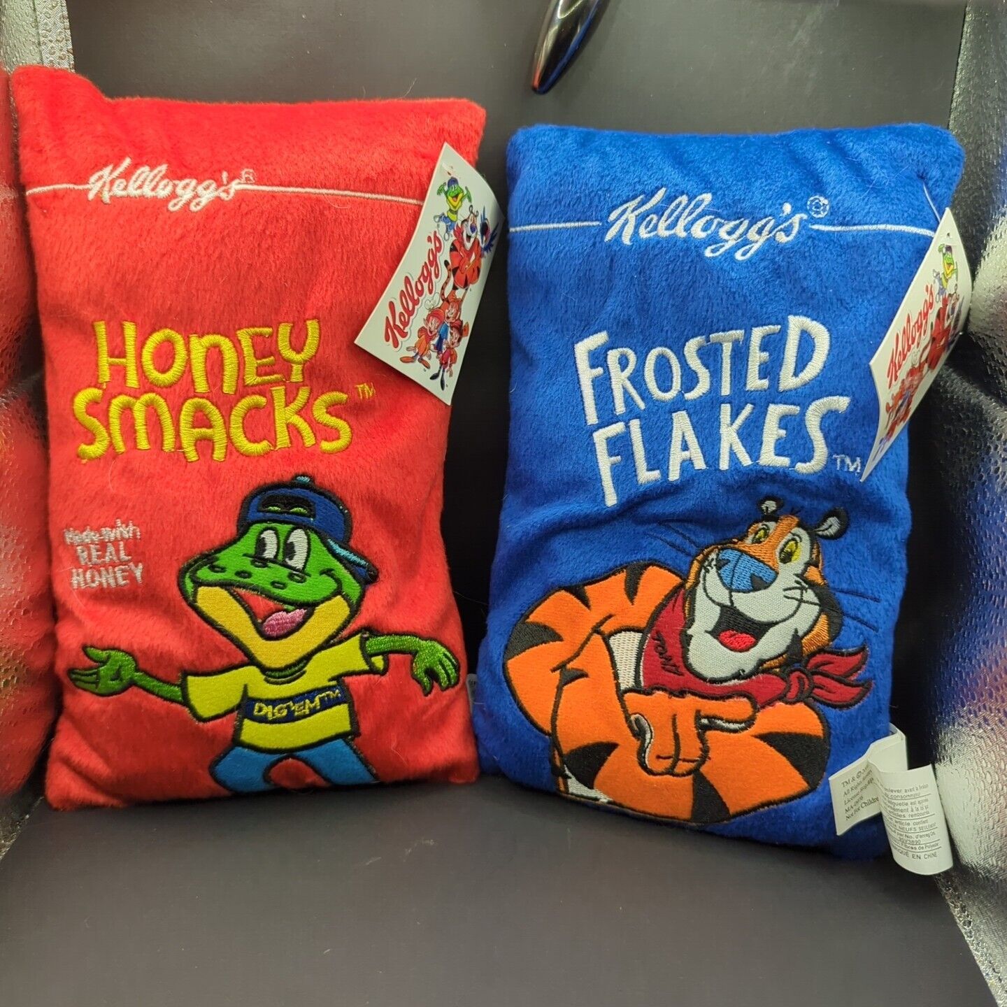 Lot 2 Kellogg\'s Plush Frosted Flakes Honey Smacks Cereal Box Toy Mascot Dig Em