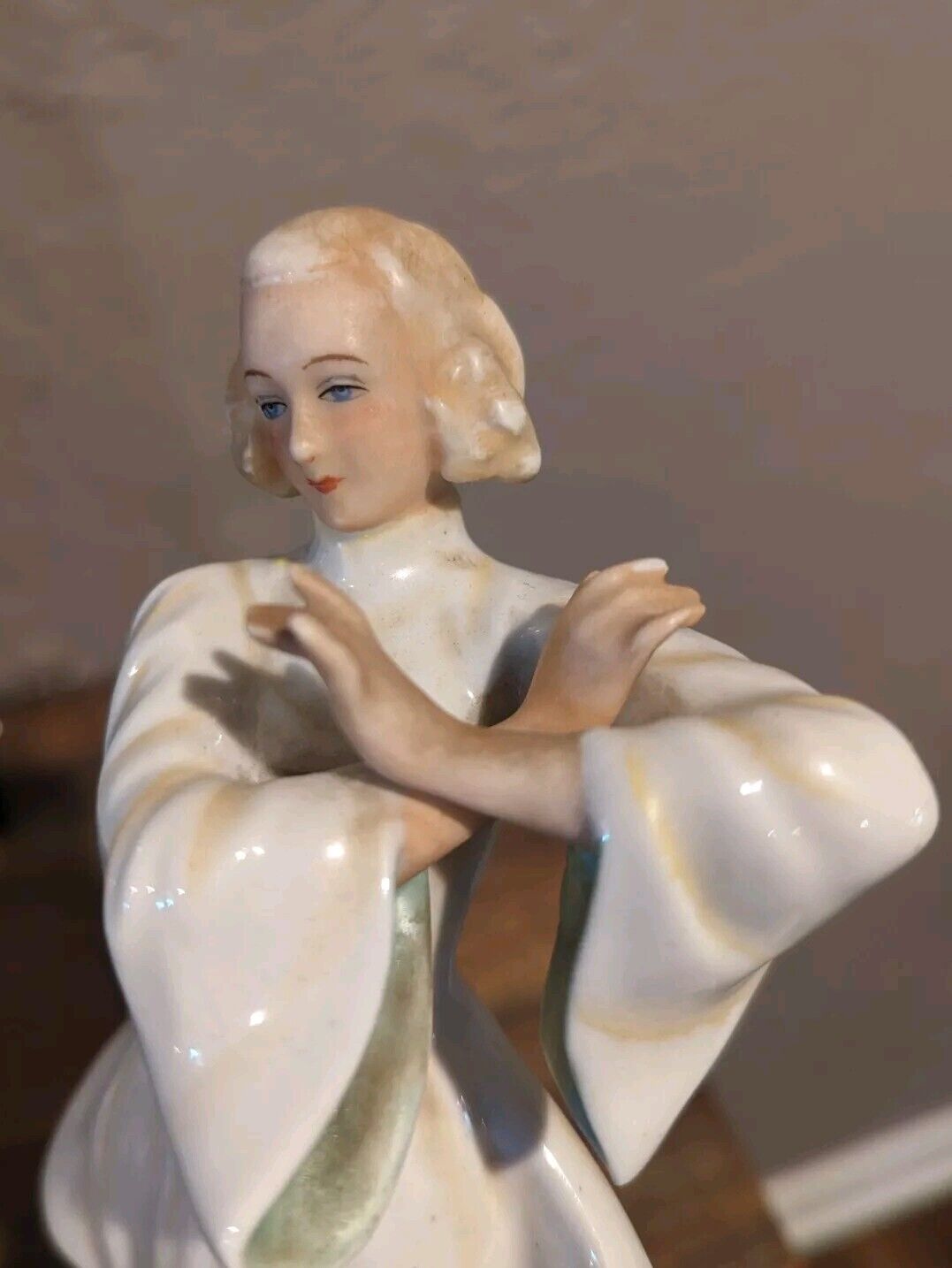 SCHAUBACH KUNST 1046 German Porcelain Figurine DANCER
