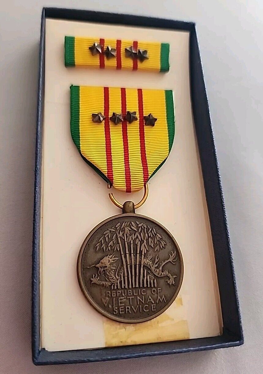 VTG 1969 Vietnam Service Medal Ribbon 4 Combat Bronze Campaign Stars US GI VSM