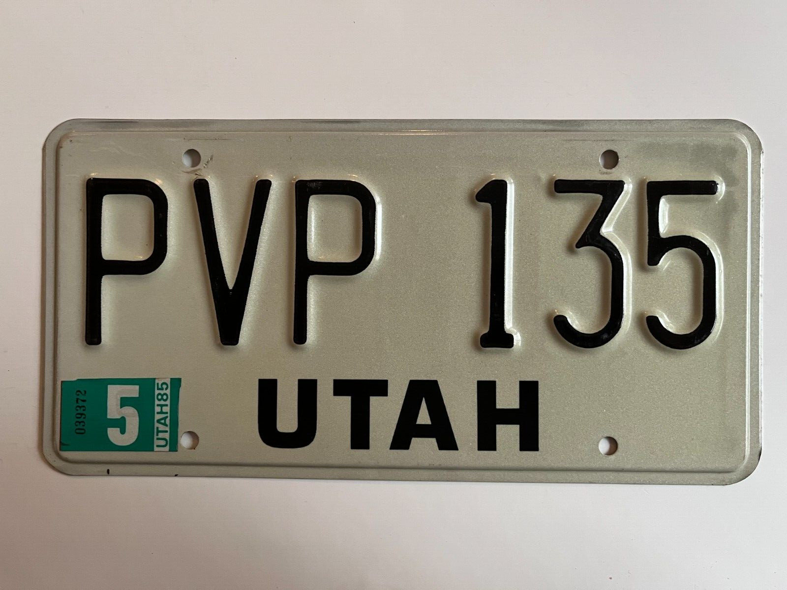 1985 Utah License Plate silkscreened state name \