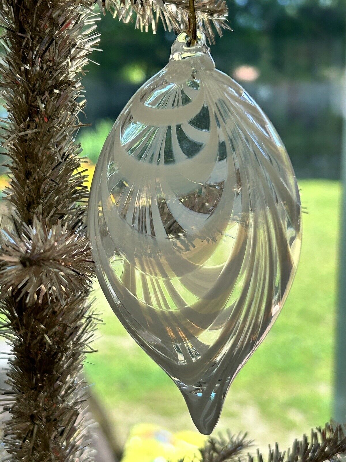 Vintage Hand Blown Art Glass Ornament White 4\