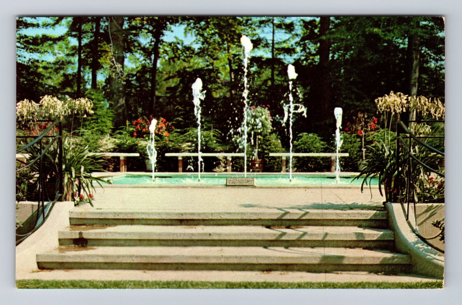 Mansfield OH-Ohio, Fountain & Gardens At Kingwood Center, Vintage Postcard