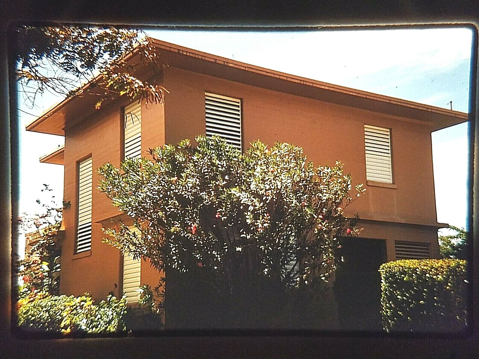 OH18 ORIGINAL KODACHROME 35MM SLIDE  ARCHITECTURE HOUSE STRUCTURE 