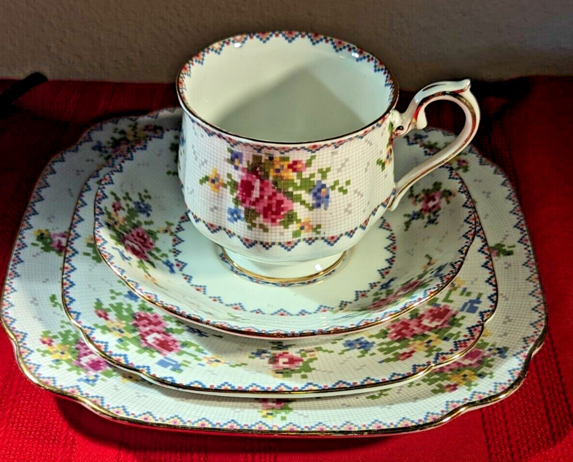 4Pc Royal Albert Place Setting Petit Point Lunch & Dessert Plate, Cup & Saucer