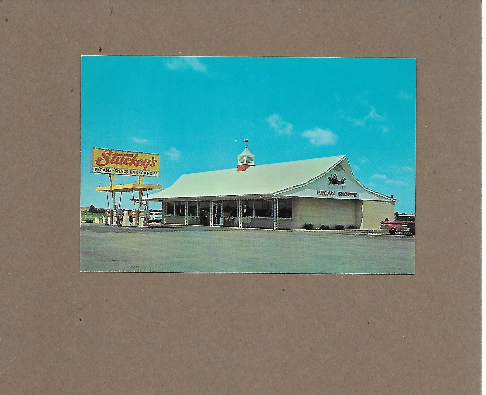Stuckey\'s Postcard - Altamont, Illinios - U.S. 40 & Int 70 - Pecans & Candies