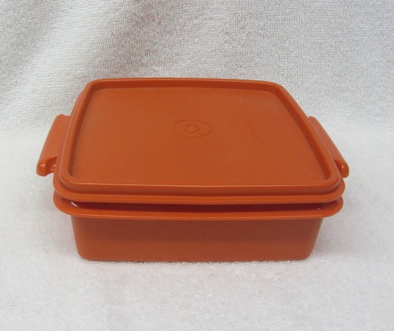 Tupperware 1362 Square Away Container Sandwich Keeper w/ Lid ORANGE