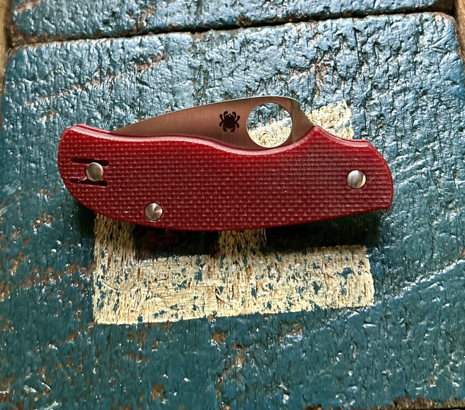 Spyderco URBAN RED G-10 CPM S90V HENNIE EXCLUSIVE Folding Knife RARE From UK