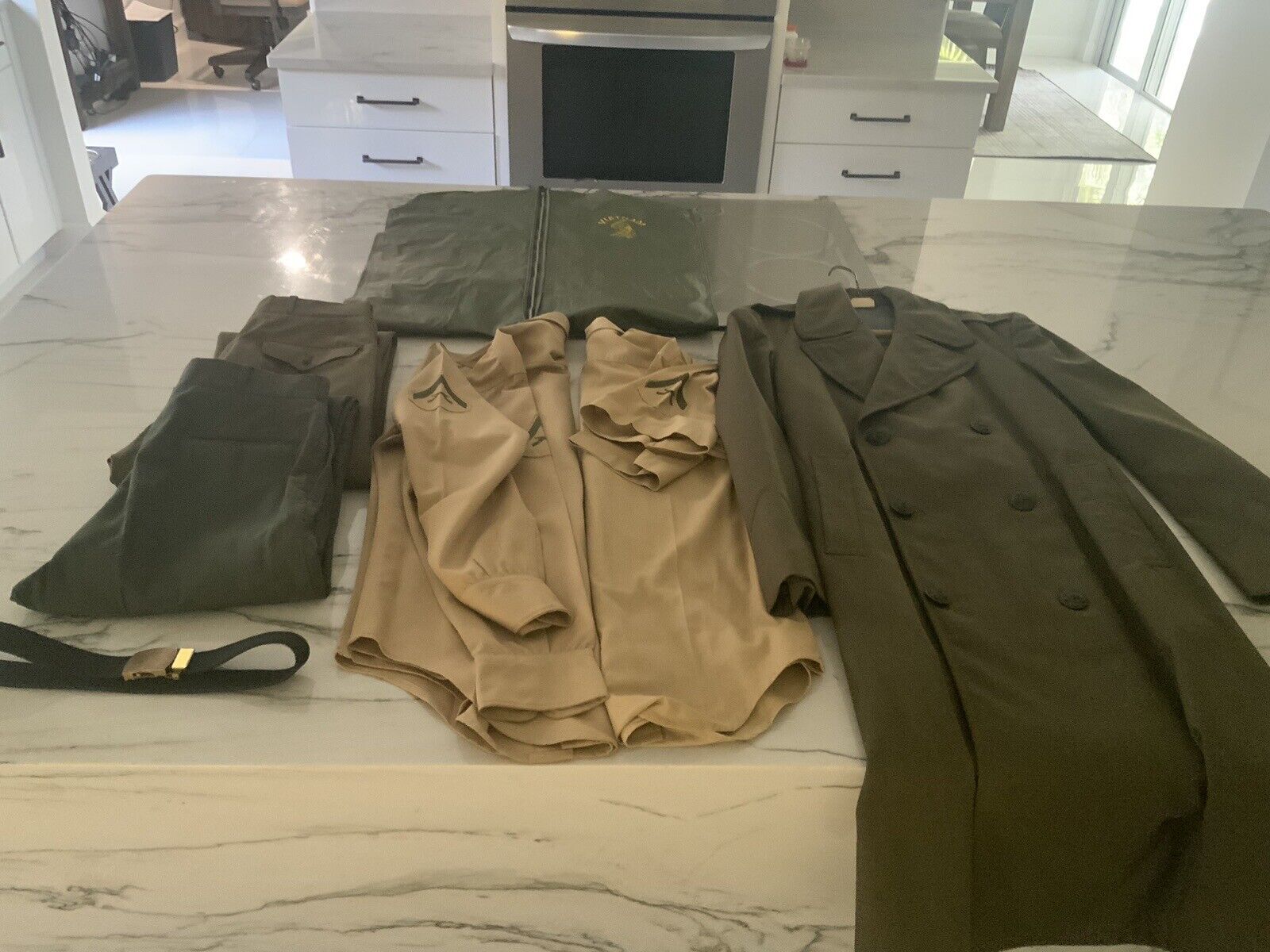 Authentic Marine Uniform 1970s (Coat, Pants, Shirts) W Vietnam Logo Garment Bag