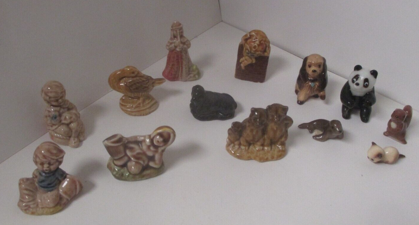 Vintage Lot of 8 Wade Whimsies Red Rose Figurines plus a number of other figures