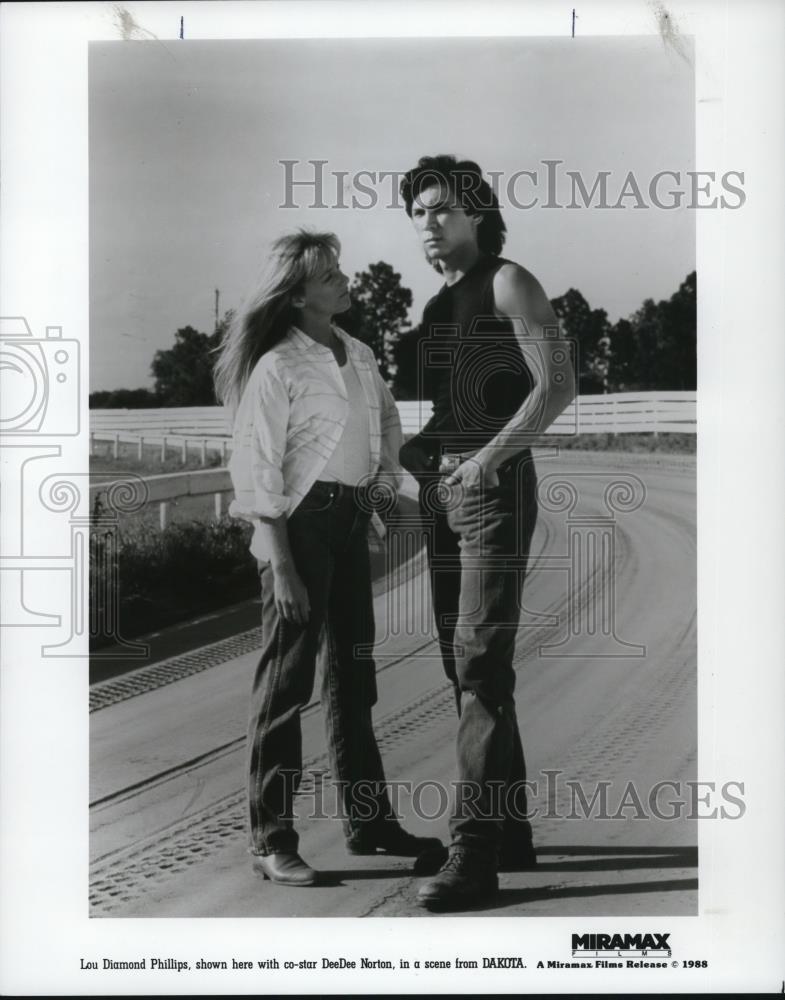1988 Press Photo Lou Diamond Phillips and DeeDee Norton in Dakota. - cvp89697