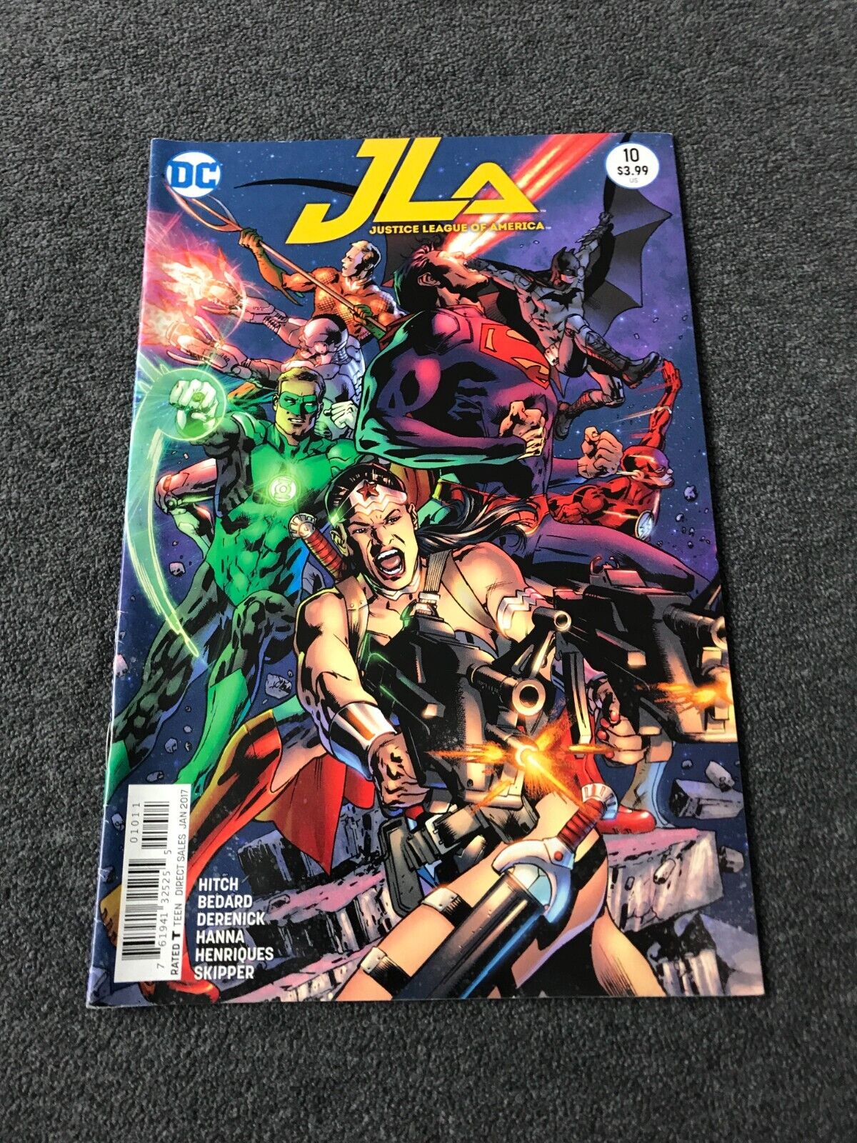JLA Justice League of America #10 DC Comic Bryan Hitch Jan 2017